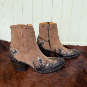 Old Gringo “Clarita” Western Ankle Booties With Gold Stud Embellishment NWT